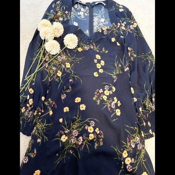 Reformation hunt dress Mademoiselle  AUTHENTIC🍒 - Picture 12 of 17